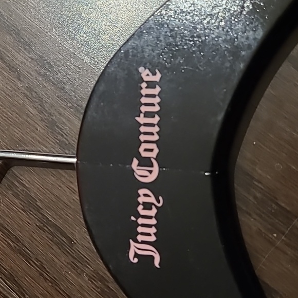 EUC Juicy Couture 2 hanger set - Picture 4 of 13